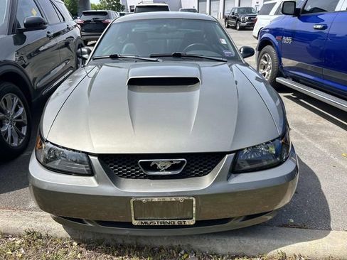 Used 2001 Ford Mustang GT RWD image 2
