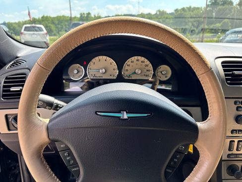 Used 2005 Ford Thunderbird RWD image 15