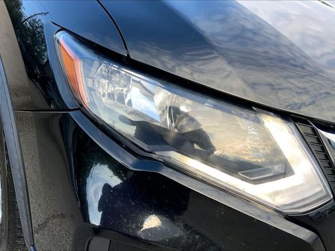Used 2018 Nissan Rogue S AWD/4WD image 28