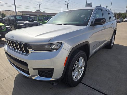 Used 2023 Jeep Grand Cherokee L Laredo AWD/4WD image 7