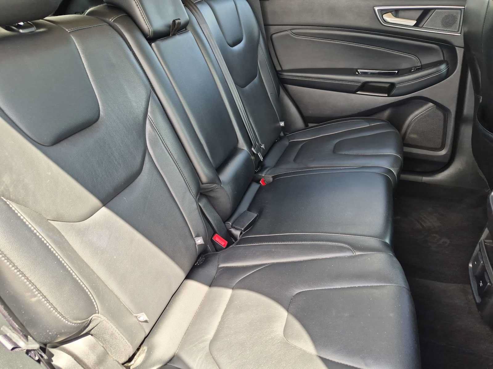 Used 2019 Ford Edge Titanium FWD image 20