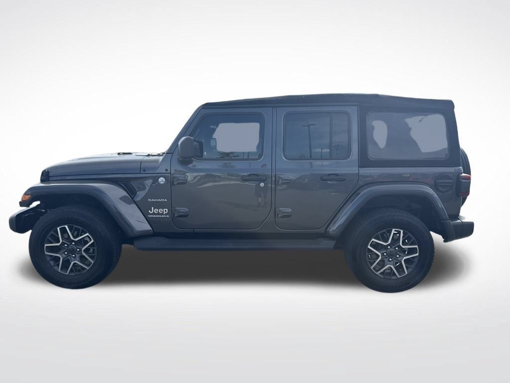 Used 2024 Jeep Wrangler Unlimited Sahara AWD/4WD image 2
