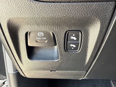 Used 2023 RAM 1500 Lone Star AWD/4WD image 17