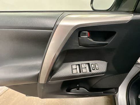 Used 2014 Toyota RAV4 LE AWD/4WD image 15