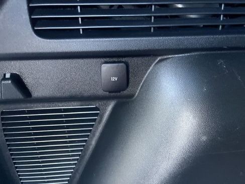 Used 2021 Ford Escape SE w/ SE Sport Appearance Package image 9