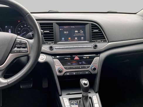 Used 2017 Hyundai Elantra Limited FWD image 7