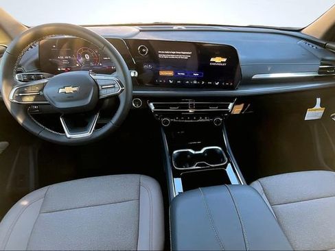 New 2026 Chevrolet Traverse LT w/ Sun and Wheel Package image 5