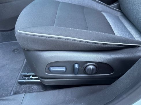 Used 2025 Chevrolet TrailBlazer LT w/ Convenience Package FWD image 14