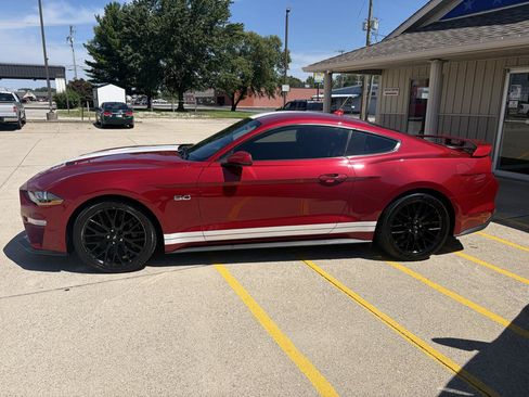 Used 2021 Ford Mustang GT Premium w/ GT Performance Package RWD image 4
