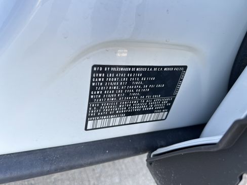 Certified 2025 Volkswagen Tiguan S image 31