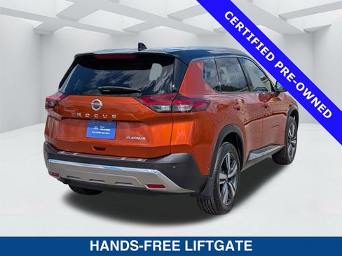 Used 2021 Nissan Rogue Platinum image 4