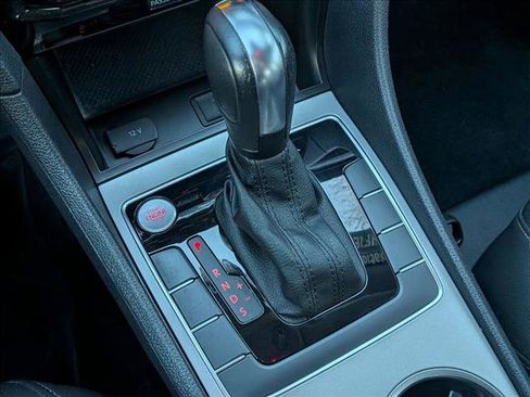 Used 2021 Volkswagen Passat 2.0T SE image 13