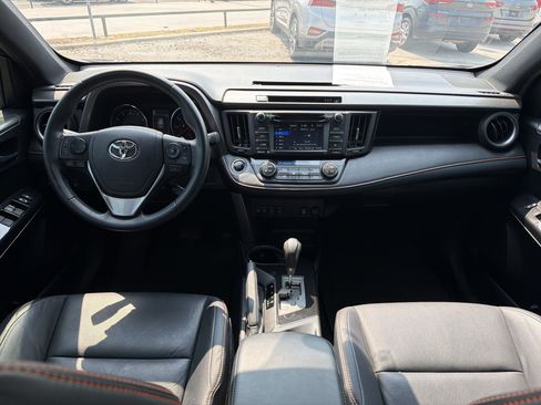Used 2018 Toyota RAV4 SE w/ Power Extra Value Package FWD image 10