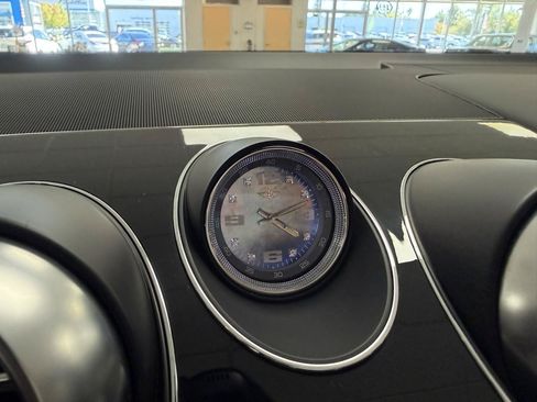 Used 2018 Bentley Bentayga Activity AWD/4WD image 14