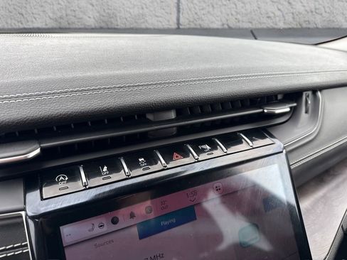 Used 2023 Jeep Grand Cherokee L Limited w/ Luxury Tech Group II image 24