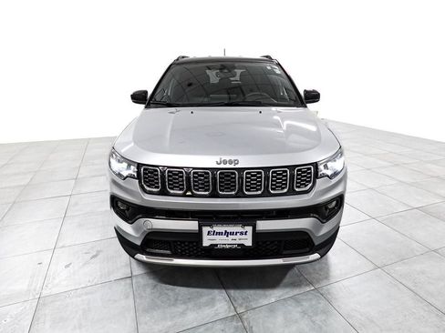 Used 2025 Jeep Compass Limited AWD/4WD image 3