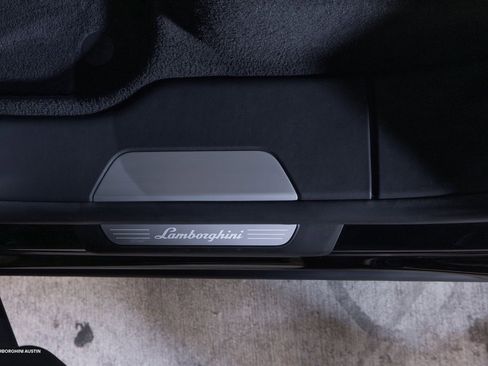 Used 2024 Lamborghini Urus S image 37