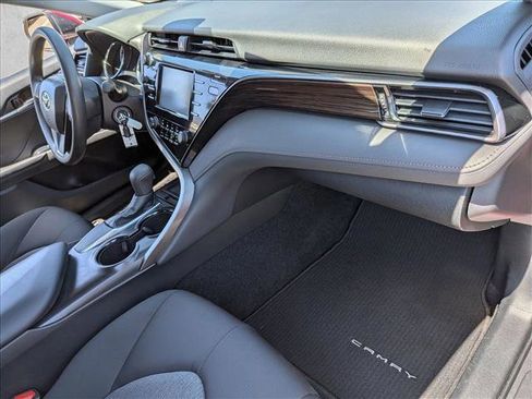 Used 2019 Toyota Camry LE FWD image 21
