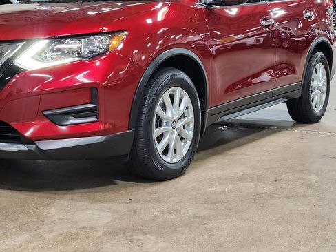 Used 2018 Nissan Rogue SV FWD image 17