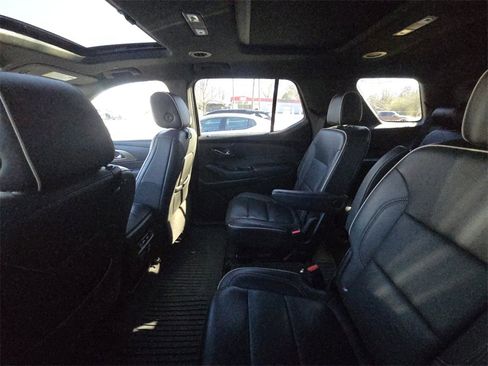 Used 2023 Chevrolet Traverse Premier w/ Redline Edition image 9