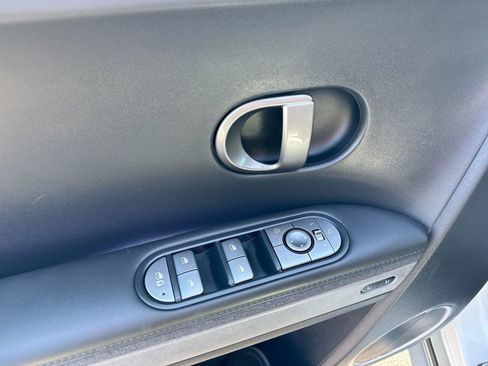 Used 2026 Hyundai Ioniq 5 Limited AWD/4WD image 16