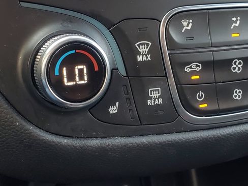 Used 2022 Chevrolet Equinox LT FWD image 19