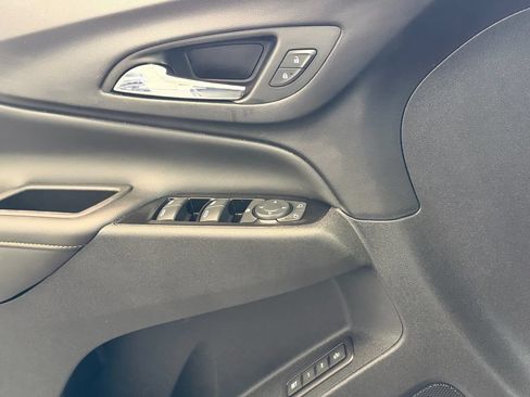 Used 2023 Chevrolet Equinox Premier FWD image 26