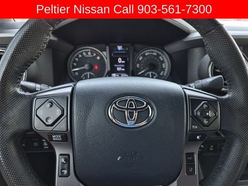 Used 2020 Toyota Tacoma TRD Off-Road w/ TRD Premium Off Road Package AWD/4WD image 30