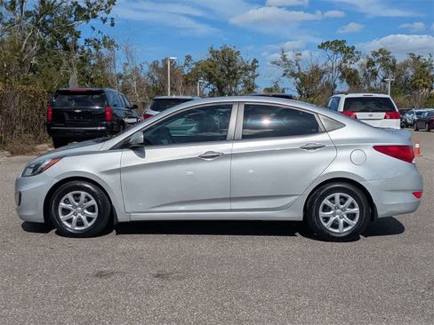 Used 2013 Hyundai Accent GLS image 2