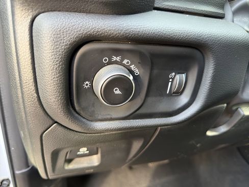 Used 2024 RAM 1500 Laramie image 32