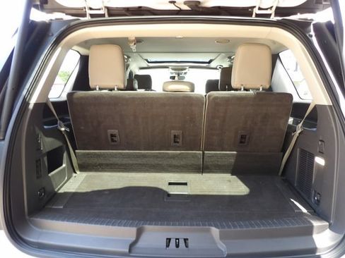 Used 2018 Ford Expedition Limited w/ Equipment Group 301A AWD/4WD image 7