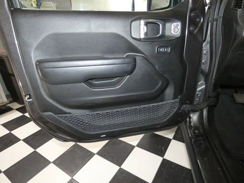 Used 2023 Jeep Wrangler Unlimited Rubicon image 21