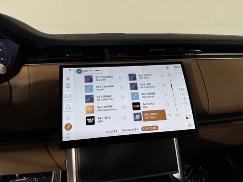 Used 2024 Land Rover Range Rover SE AWD/4WD image 25