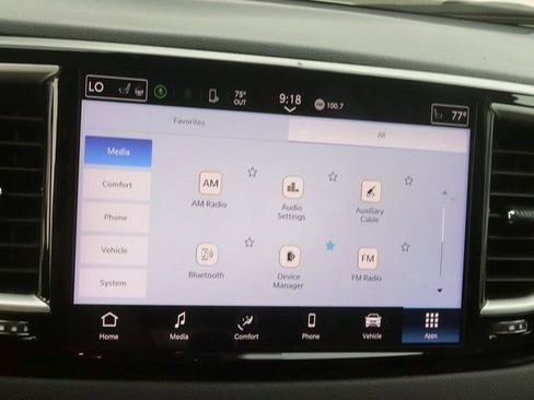 Used 2024 Chrysler Pacifica Touring-L image 30