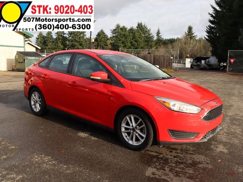 Used 2016 Ford Focus SE image 10