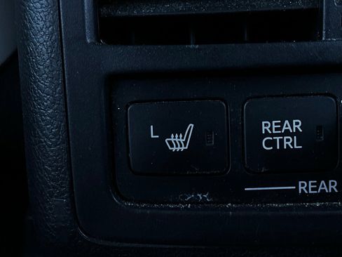 Used 2016 Toyota Avalon Limited w/ Toyota Safety Sense Package image 13