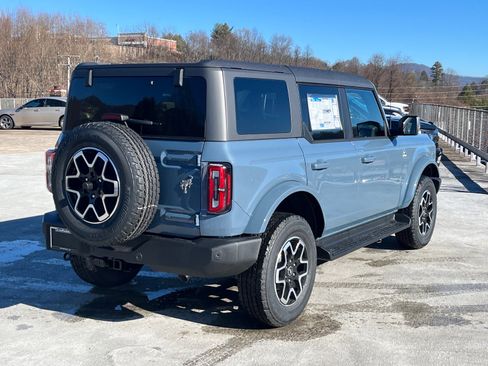 New 2025 Ford Bronco Outer Banks image 3