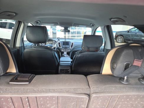 Used 2020 Chevrolet Equinox LT w/ Driver Convenience Package FWD image 4