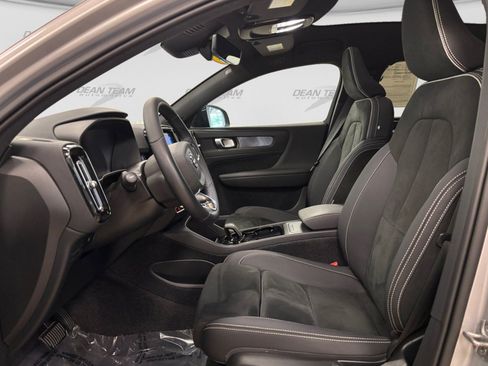 Used 2023 Volvo C40 P8 Recharge Plus AWD/4WD image 9
