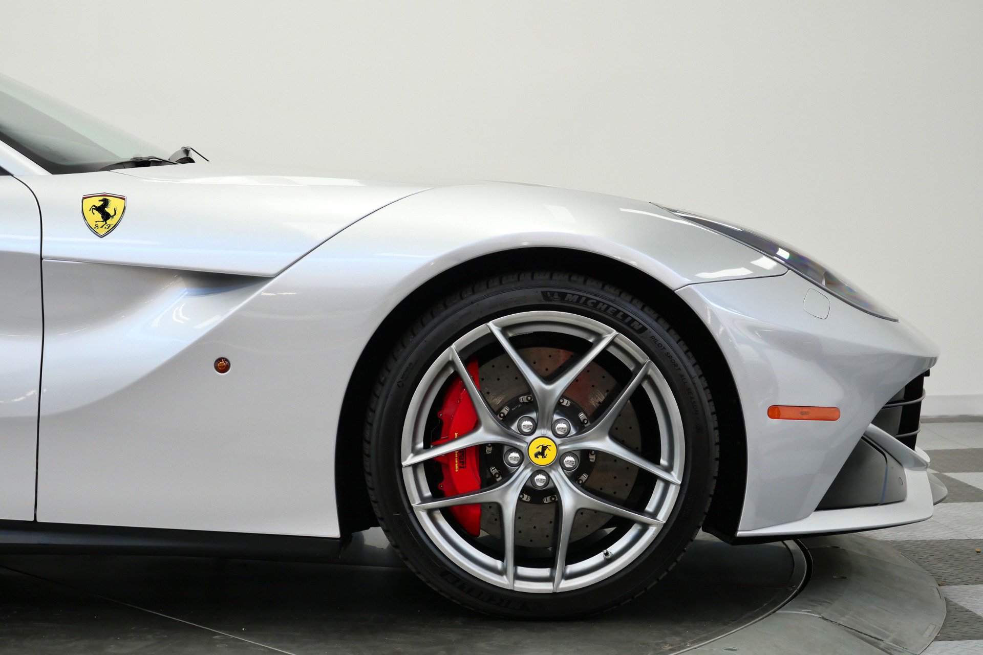 Used 2015 Ferrari F12 Berlinetta RWD image 53