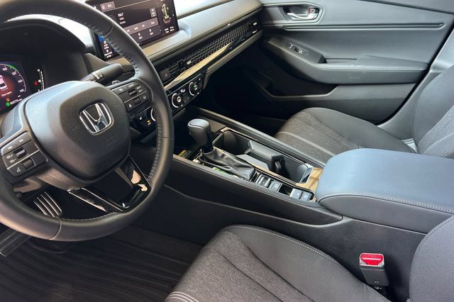 Used 2025 Honda Accord Sport image 10