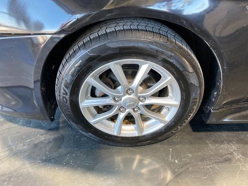 Used 2016 Mitsubishi Lancer ES image 9