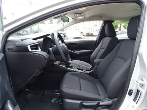 Used 2025 Toyota Corolla LE FWD image 18