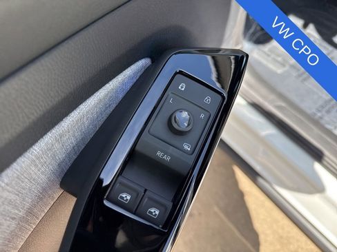 Used 2023 Volkswagen ID.4 Pro image 12