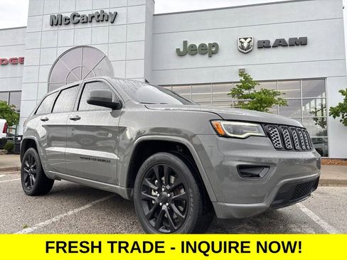 Used 2021 Jeep Grand Cherokee Laredo X AWD/4WD image 1