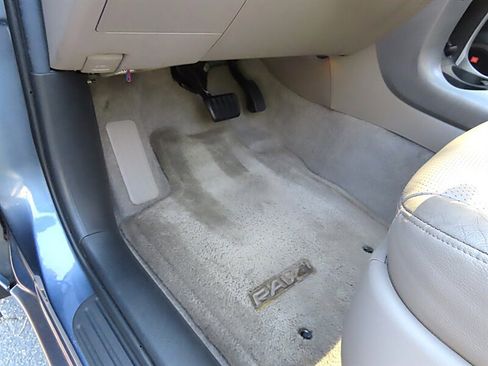 Used 2006 Toyota RAV4 Limited image 11