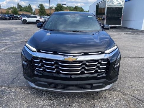 New 2025 Chevrolet Equinox LT image 2