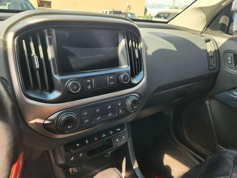 Used 2021 Chevrolet Colorado Z71 AWD/4WD image 5