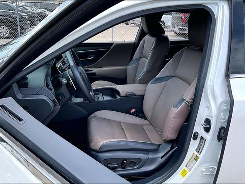 Used 2024 Lexus ES 350 w/ Premium Package image 7