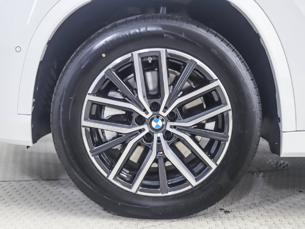 Certified 2026 BMW X1 xDrive28i w/ Technology Package AWD/4WD image 2